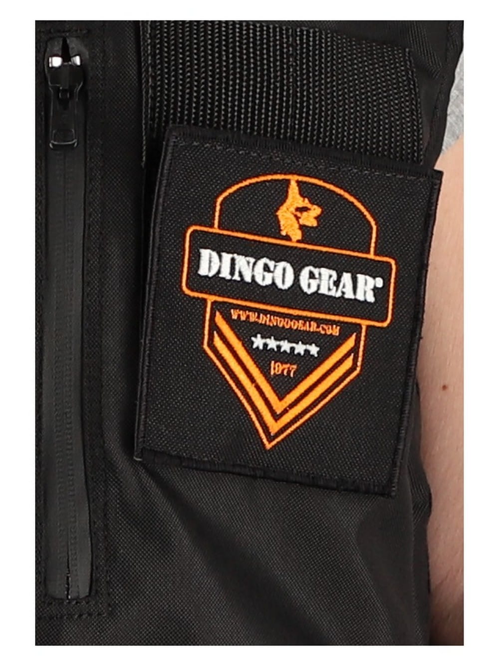 Dingo Gear – kutyakiképző mellény, kapucnis, fekete színű, minden évszakra