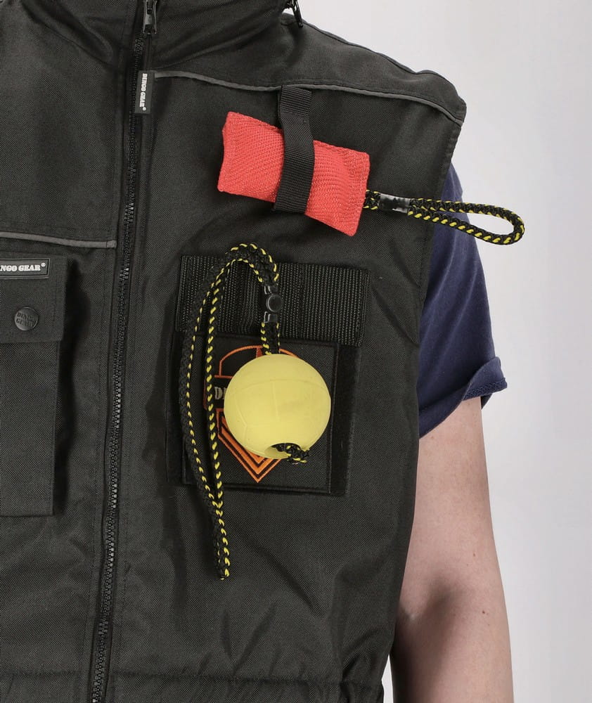 Dingo Gear – kutyakiképző mellény, kapucnis, fekete színű, minden évszakra