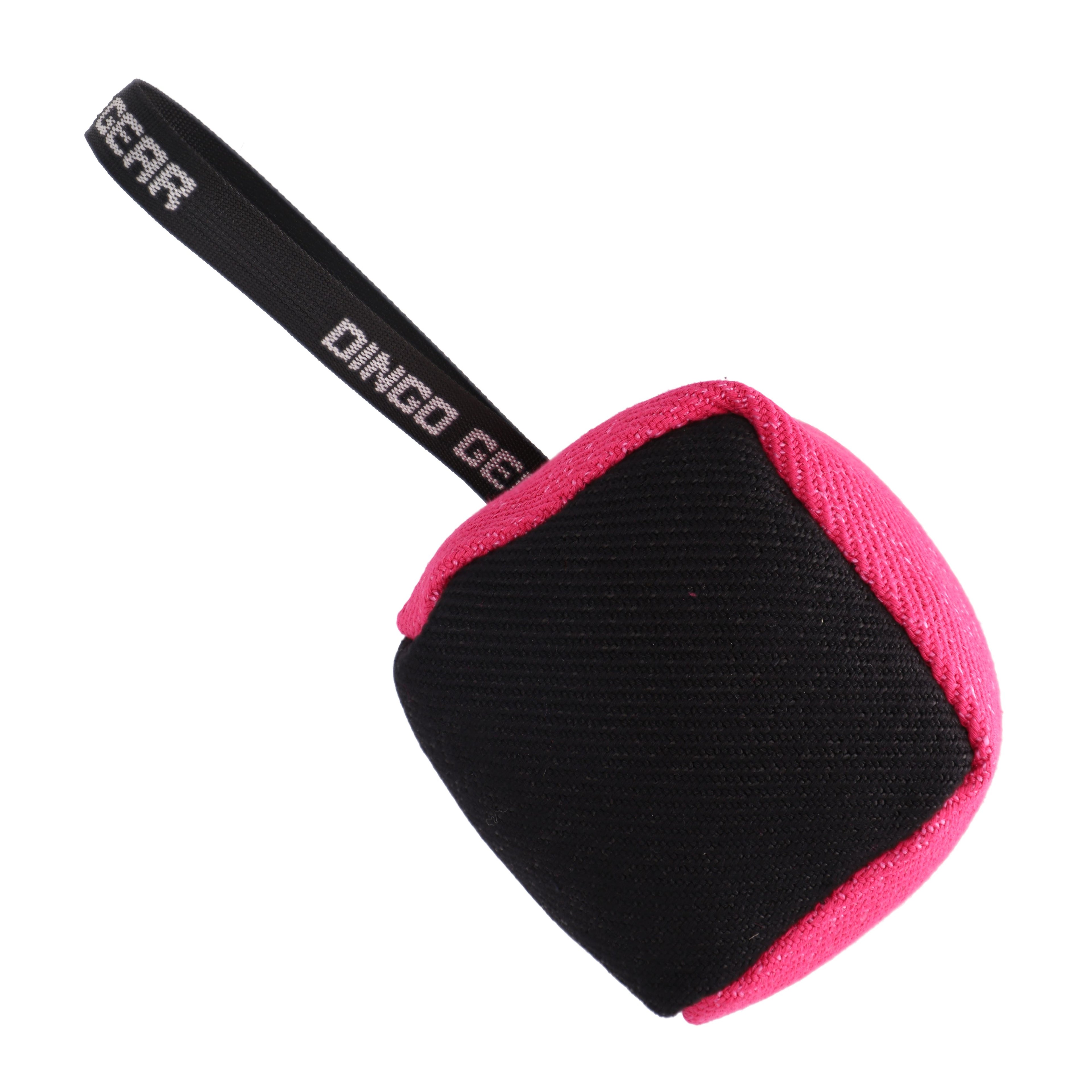 Dingo Gear – jucărie de tracțiune din material textil tip inel cu un mâner, 10 × 10 cm „cube”